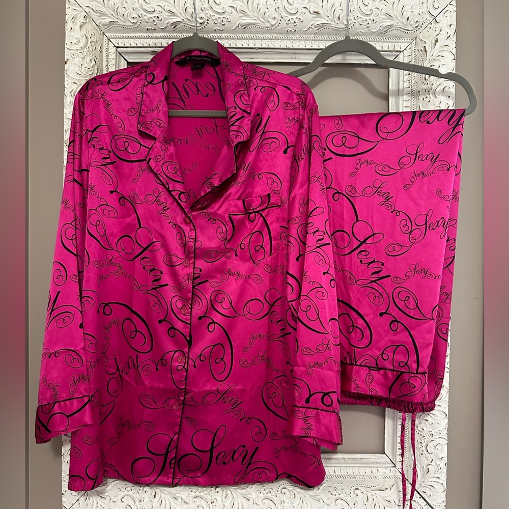 Vintage Victorias Secret silky pajama lounge set. Size L. ❣️